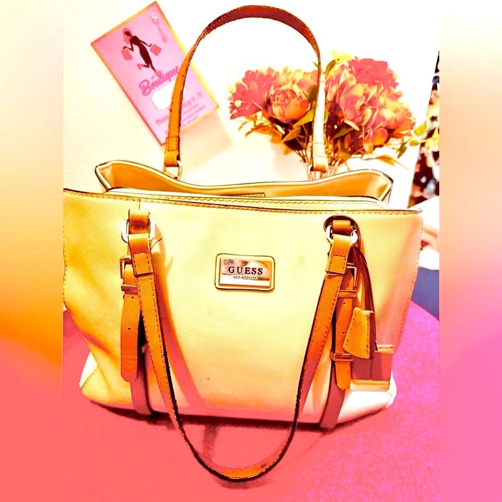 “Guess” Large hand Bag - Picture 3 of 16